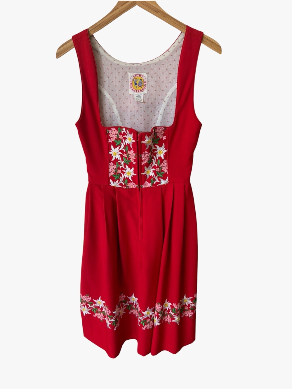 Licht trachtenhaus Red Floral Embroidered Women's Dress with White Daisy Accents